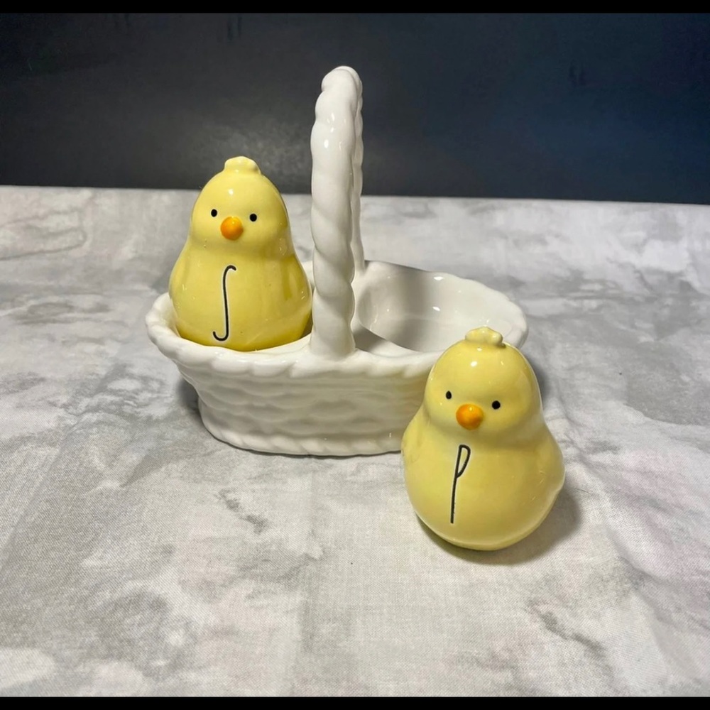 Rae Dunn baby chick salt and pepper shakers